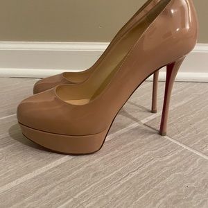 Christian Louboutin beige patent leather pumps (nwot)
